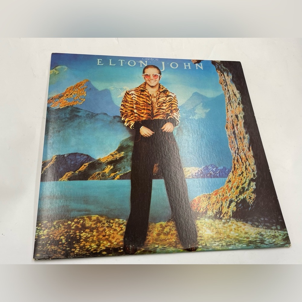 ELTON JOHN ROCK “CARIBOU” ORIGINAL 1974 VINYL LP, MCA-2116,
